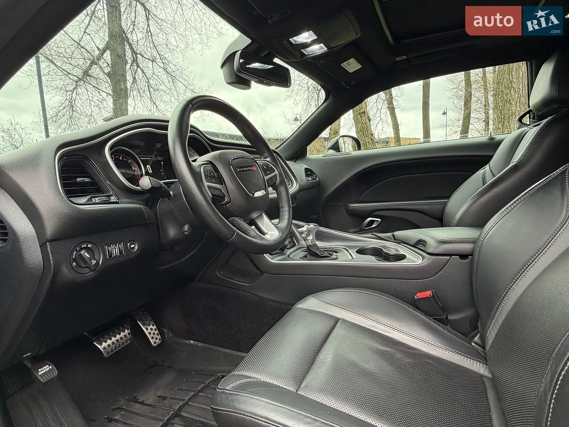 2017 Dodge Challenger - мініатюра 38