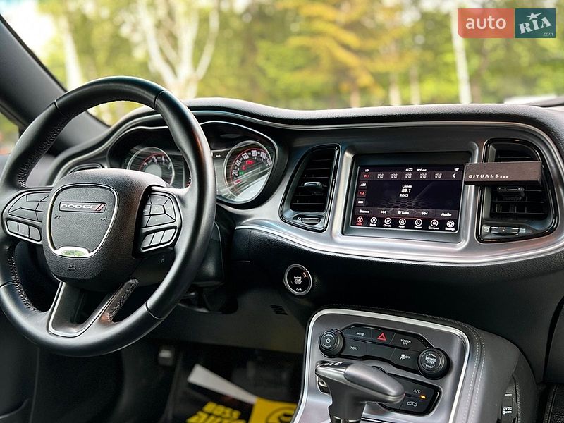 Купе Dodge Challenger 2020 в Львове