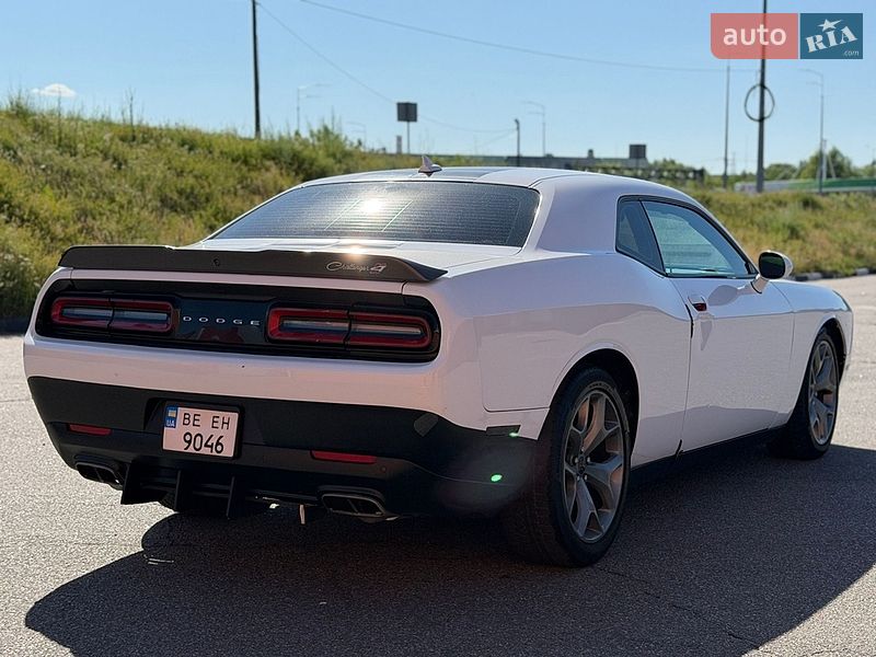 Купе Dodge Challenger 2016 в Киеве