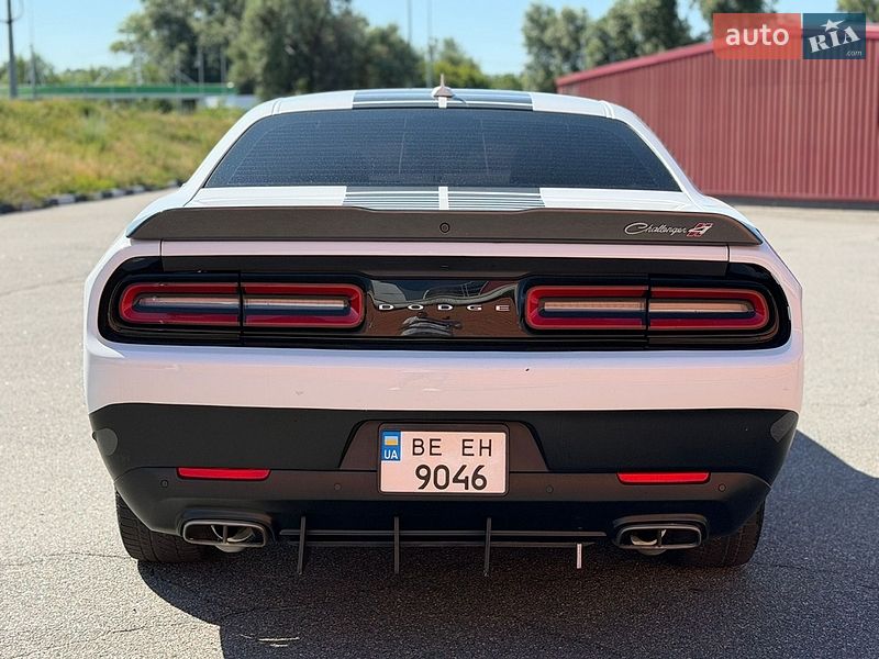 Купе Dodge Challenger 2016 в Киеве