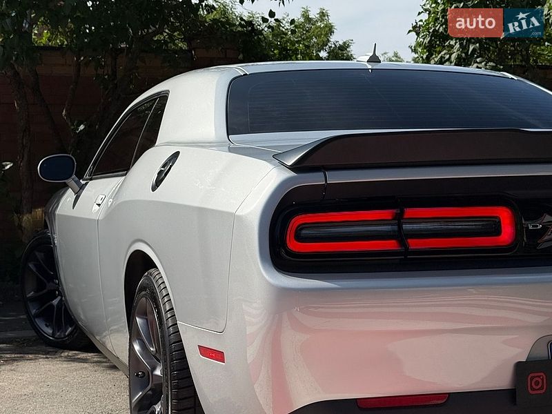Купе Dodge Challenger 2020 в Білогородці