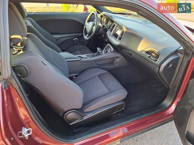 Купе Dodge Challenger 2019 в Житомирі