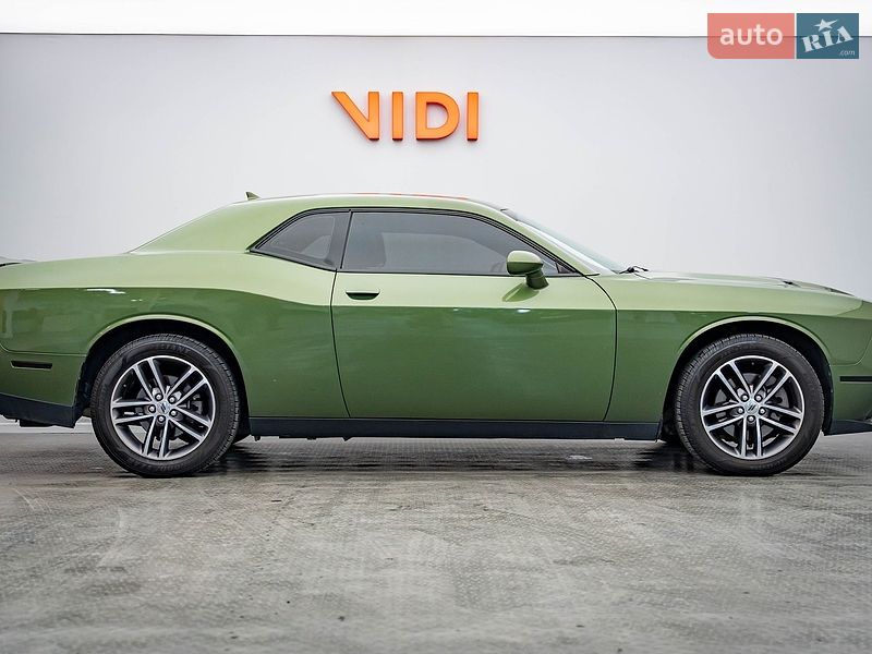 Купе Dodge Challenger 2018 в Києві