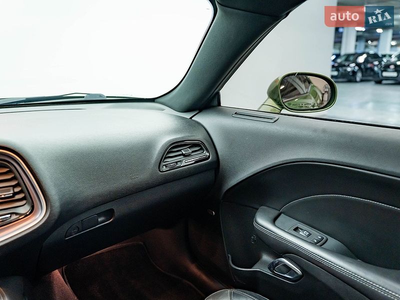 Купе Dodge Challenger 2018 в Києві
