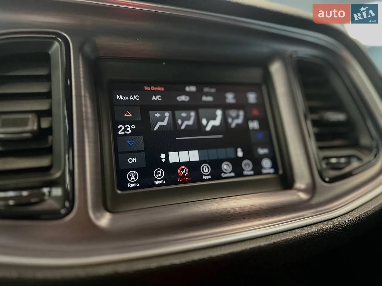 2016 Dodge Challenger - мініатюра 18