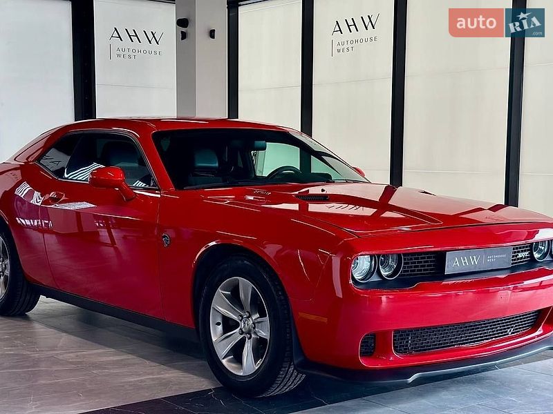 Купе Dodge Challenger 2016 в Львові