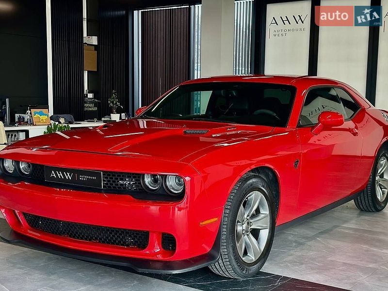 Купе Dodge Challenger 2016 в Львові