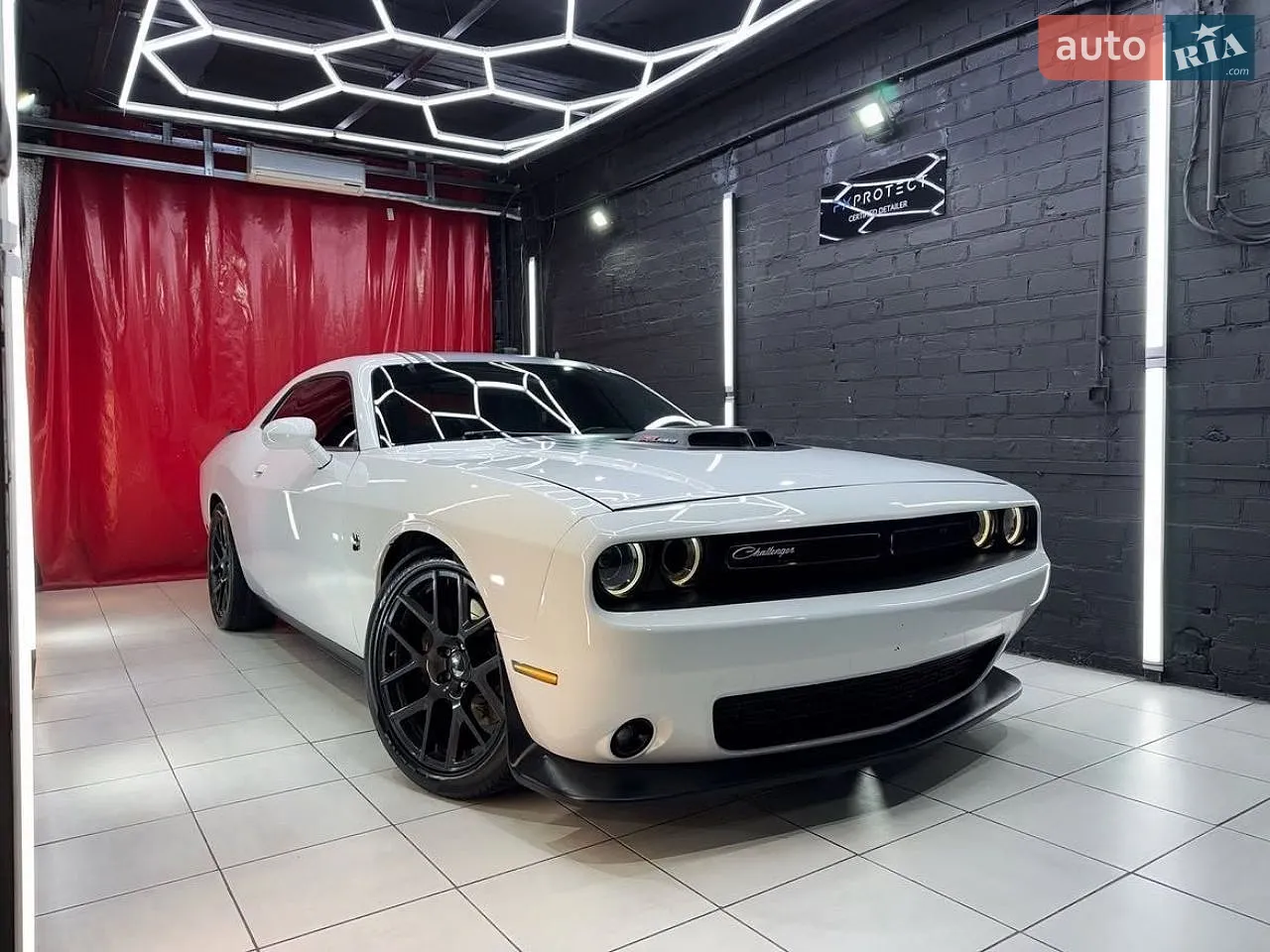 2015 Dodge Challenger - мініатюра 20