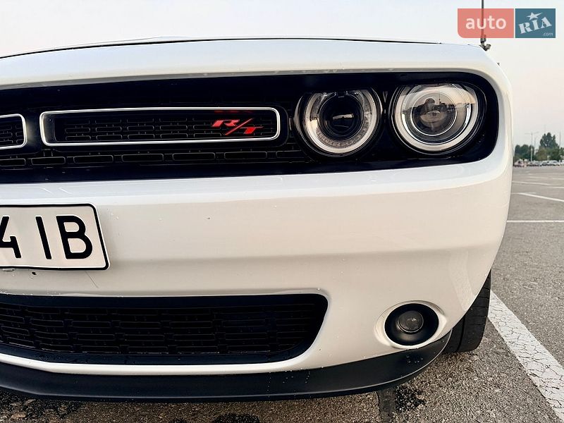 Купе Dodge Challenger 2017 в Києві