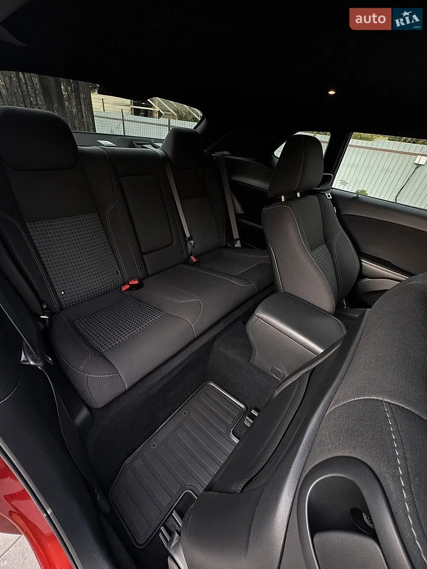 2019 Dodge Challenger - мініатюра 13