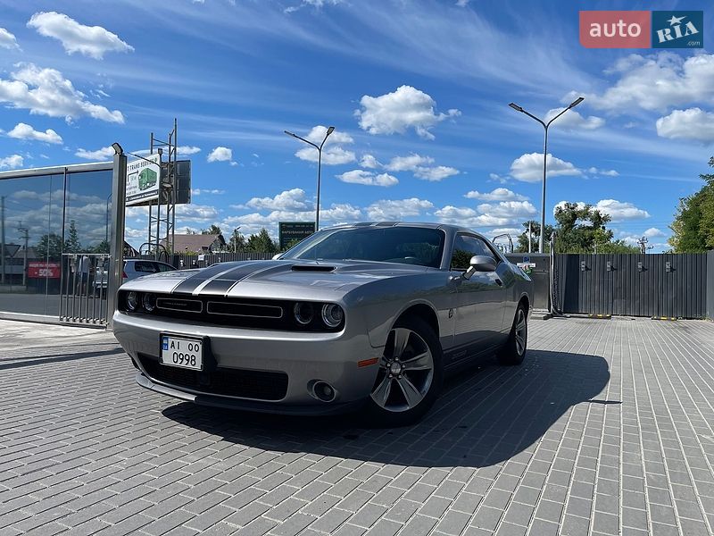 Dodge Challenger, photos from the listing