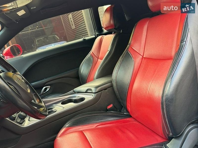 Купе Dodge Challenger 2018 в Киеве фото 8 Купе Dodge Challenger 2018 в Киеве