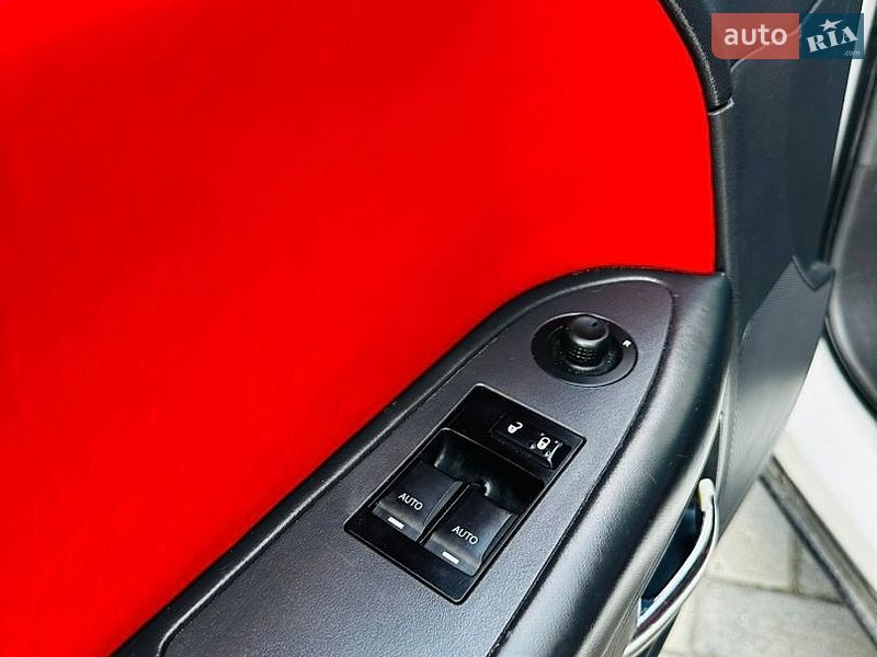 Купе Dodge Challenger 2011 в Харькове фото 12 Купе Dodge Challenger 2011 в Харькове