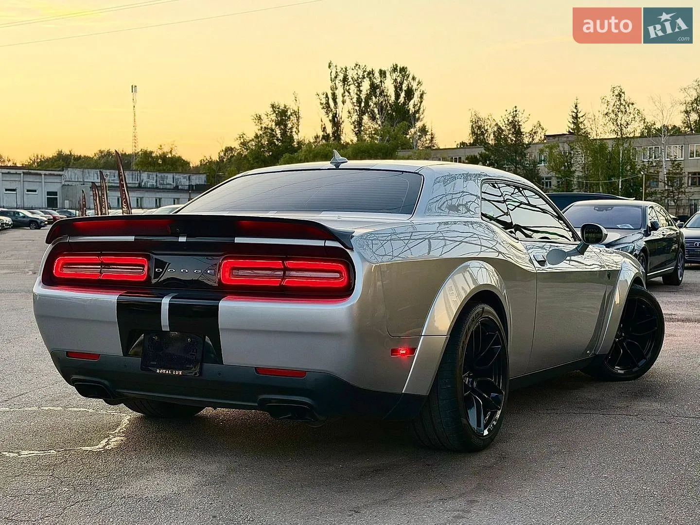 2019 Dodge Challenger - мініатюра 2