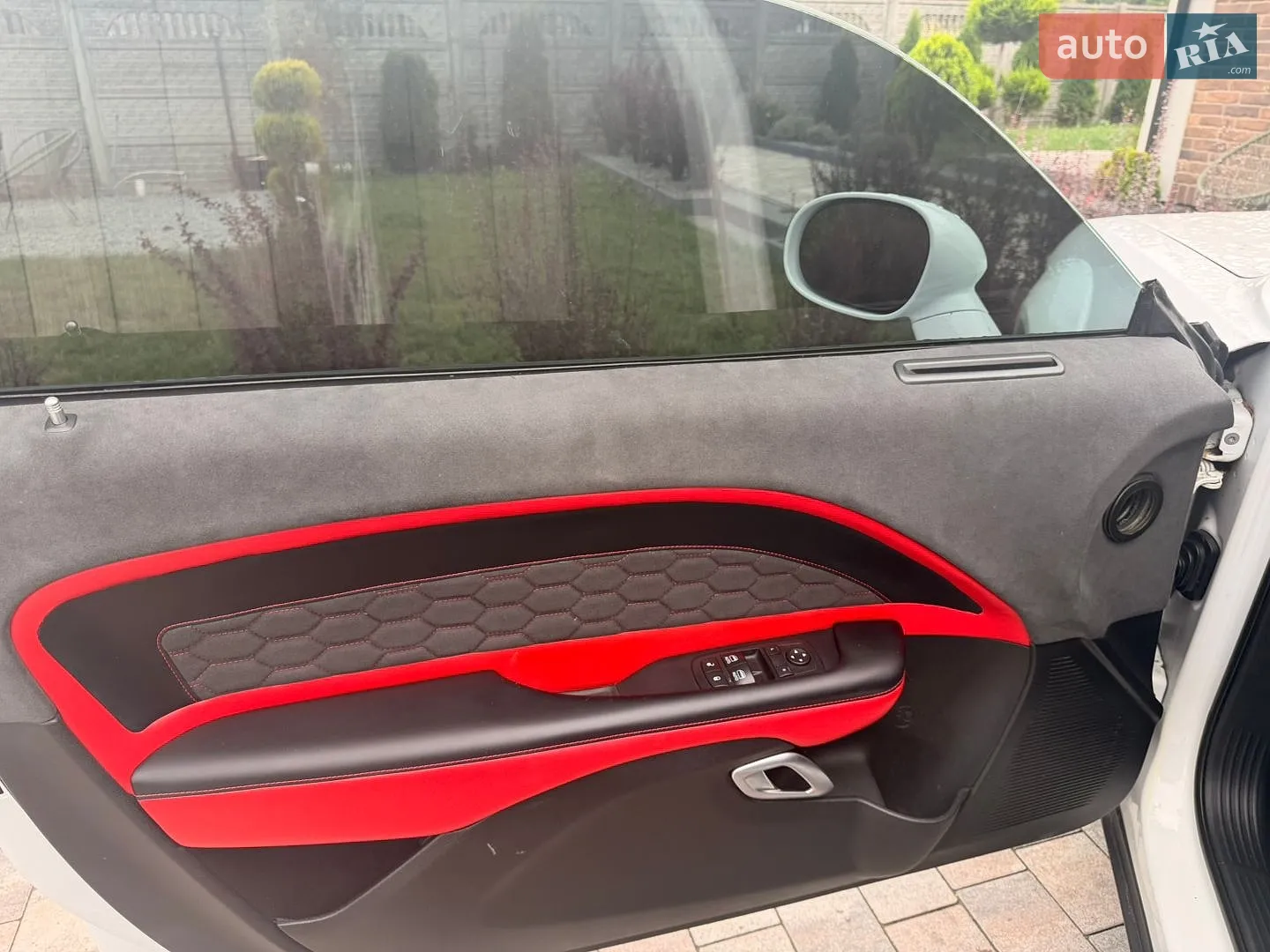 2017 Dodge Challenger - мініатюра 13