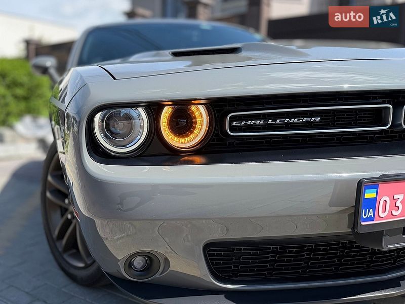 Купе Dodge Challenger 2017 в Киеве фото 9 Купе Dodge Challenger 2017 в Киеве