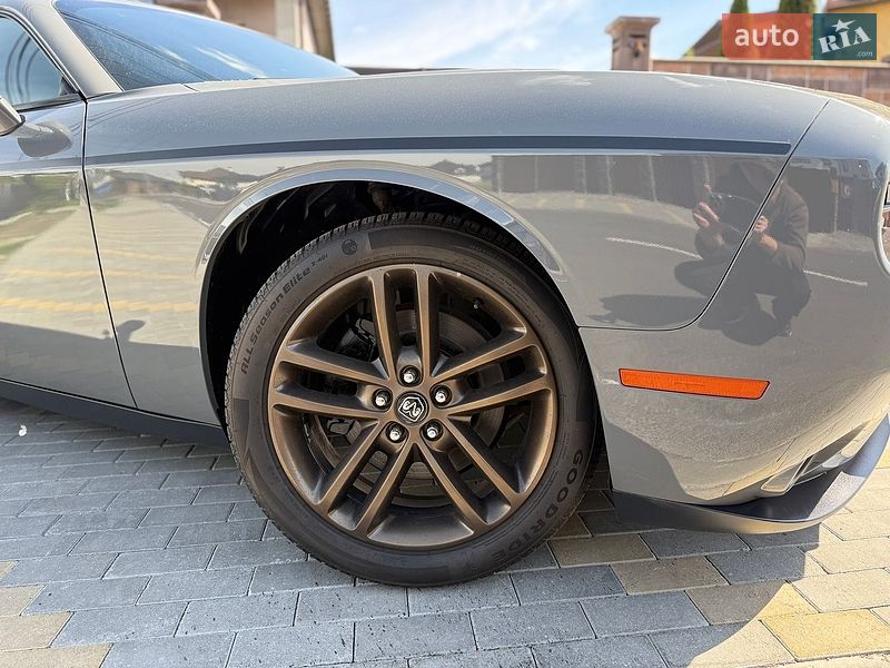 Купе Dodge Challenger 2017 в Киеве фото 13 Купе Dodge Challenger 2017 в Киеве