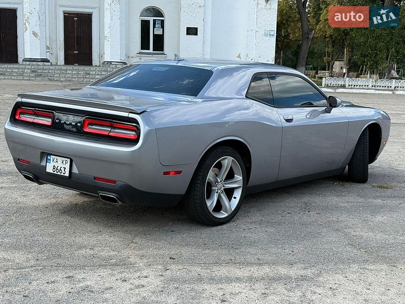 Купе Dodge Challenger 2015 в Балаклії