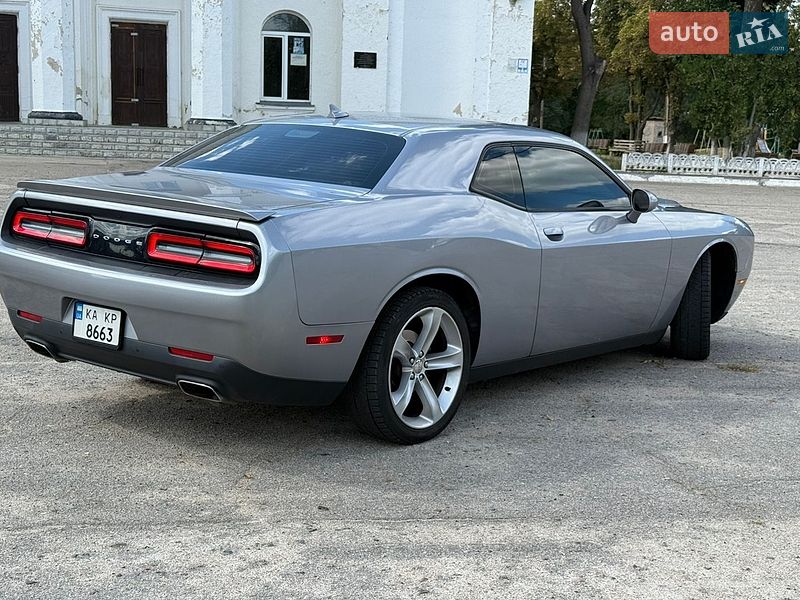 Купе Dodge Challenger 2015 в Балаклії