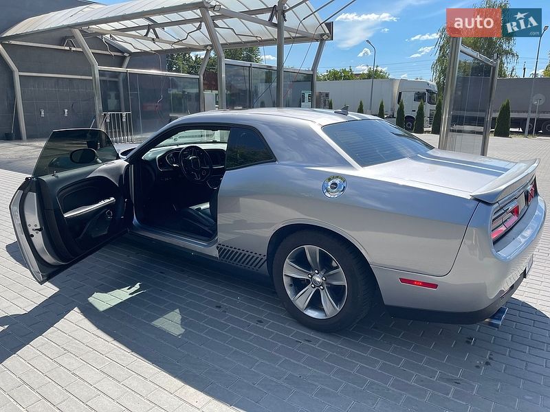 Купе Dodge Challenger 2016 в Киеве