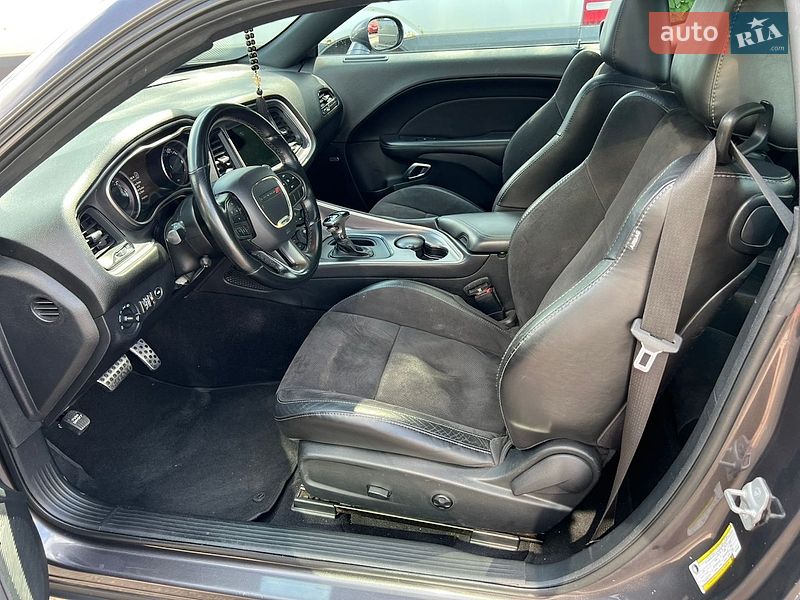 Купе Dodge Challenger 2019 в Черновцах