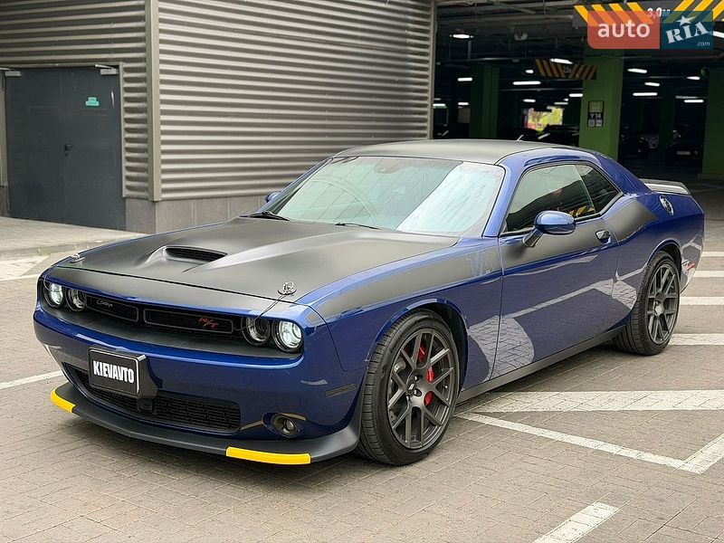 Купе Dodge Challenger 2017 в Киеве