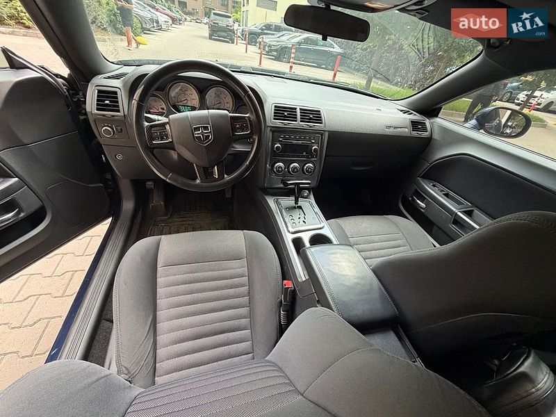 Купе Dodge Challenger 2014 в Києві фото 10 Купе Dodge Challenger 2014 в Києві