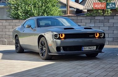 Купе Dodge Challenger 2018 в Дубні