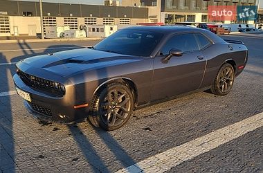 Купе Dodge Challenger 2019 в Львові
