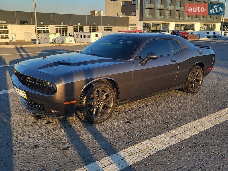 Купе Dodge Challenger 2019 в Львові