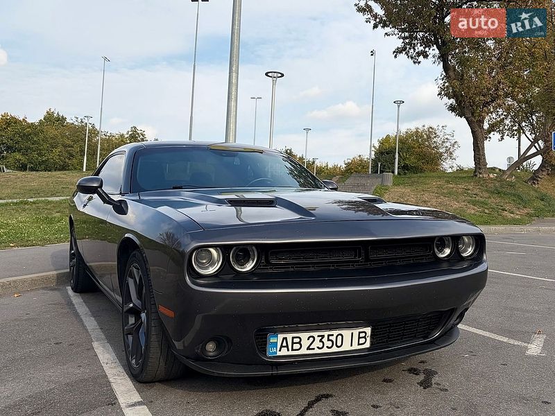 Dodge Challenger, photos from the listing