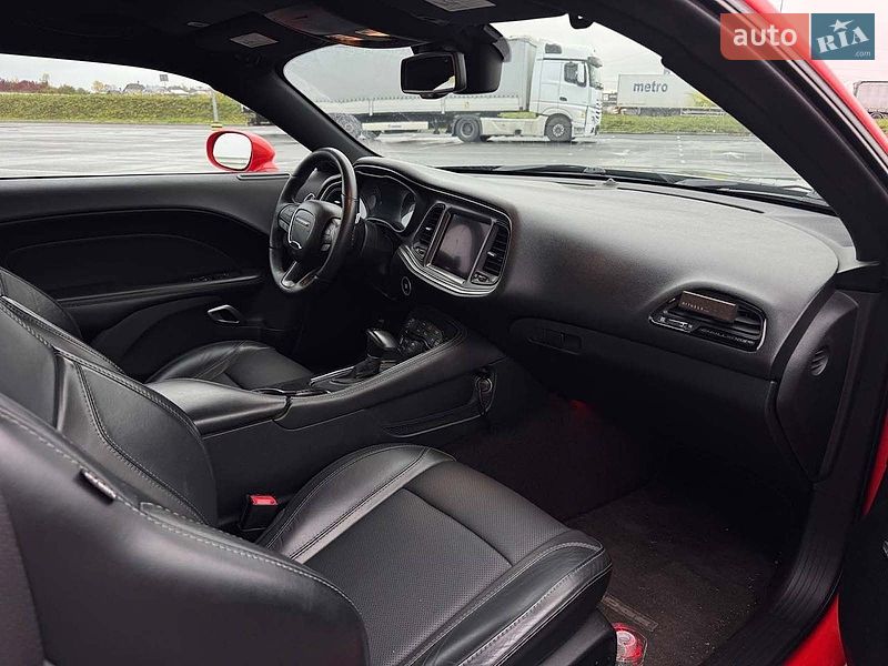Купе Dodge Challenger 2017 в Львове