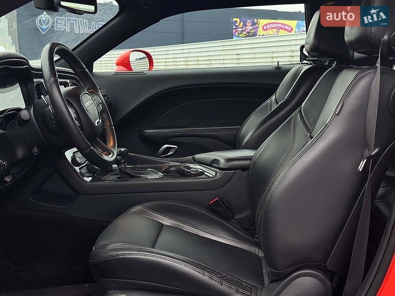 Купе Dodge Challenger 2017 в Львове