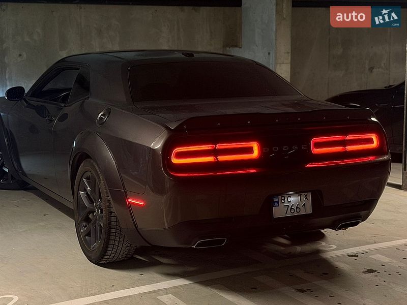 Купе Dodge Challenger 2020 в Львові