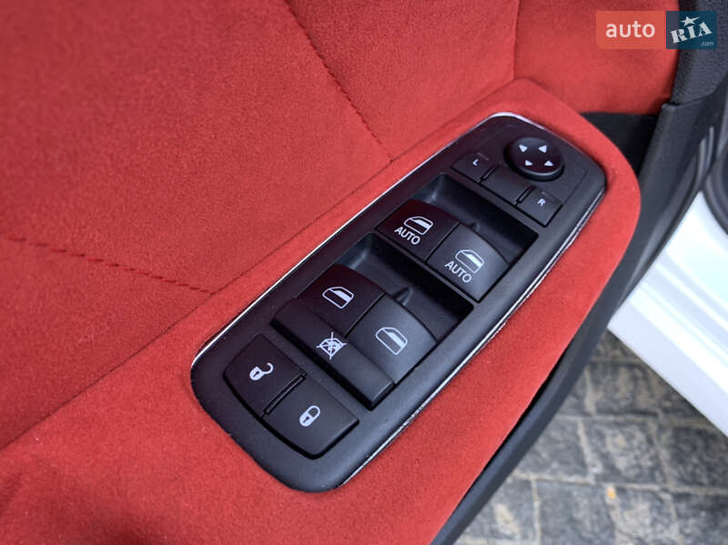 Седан Dodge Charger 2018 в Чернівцях