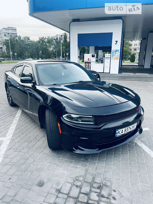 Седан Dodge Charger 2015 в Киеве фото Седан Dodge Charger 2015 в Киеве