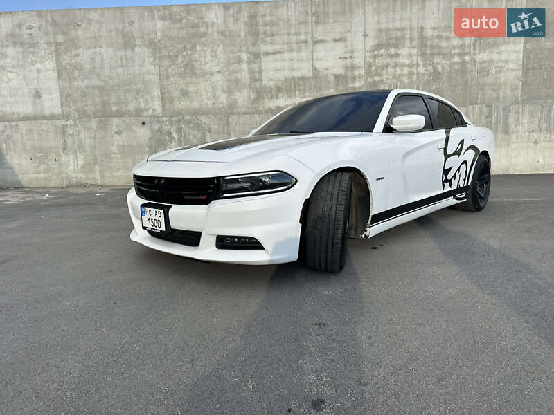 Седан Dodge Charger 2016 в 