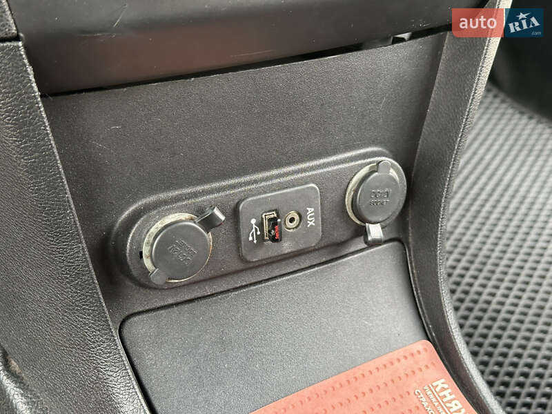 Седан Dodge Charger 2013 в Одесі