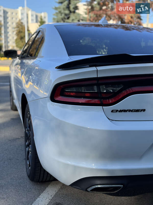Седан Dodge Charger 2016 в Киеве фото 24 Седан Dodge Charger 2016 в Киеве