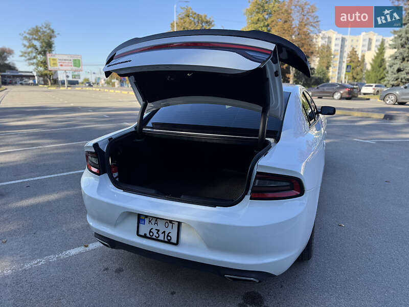 Седан Dodge Charger 2016 в Киеве фото 35 Седан Dodge Charger 2016 в Киеве