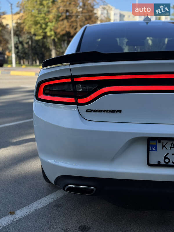 Седан Dodge Charger 2016 в Киеве фото 52 Седан Dodge Charger 2016 в Киеве
