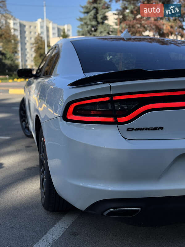 Седан Dodge Charger 2016 в Киеве фото 54 Седан Dodge Charger 2016 в Киеве