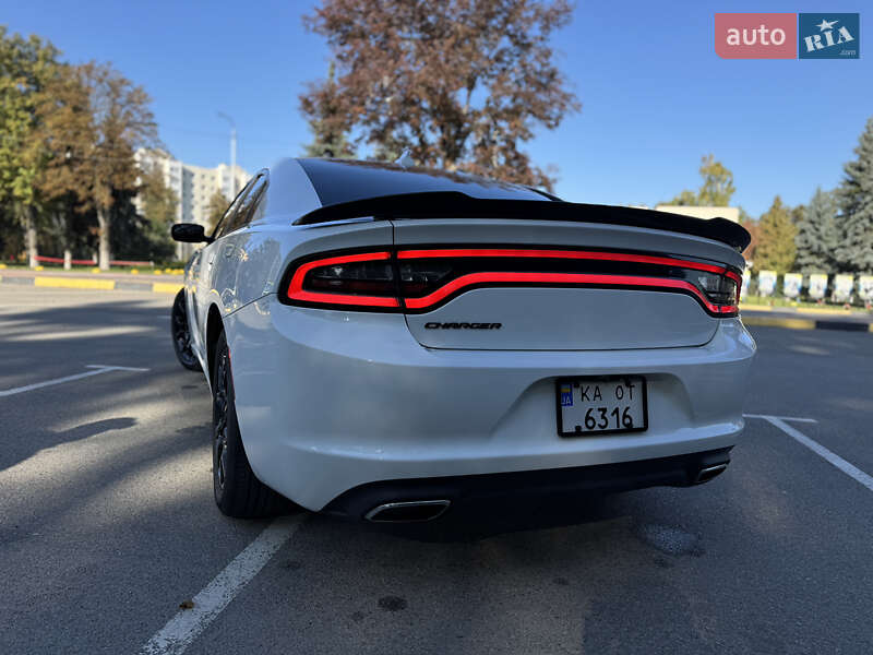 Седан Dodge Charger 2016 в Киеве фото 53 Седан Dodge Charger 2016 в Киеве