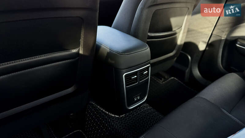 Седан Dodge Charger 2016 в Черкасах