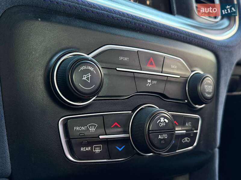 Седан Dodge Charger 2016 в Киеве