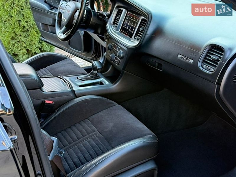 Седан Dodge Charger 2021 в Черновцах