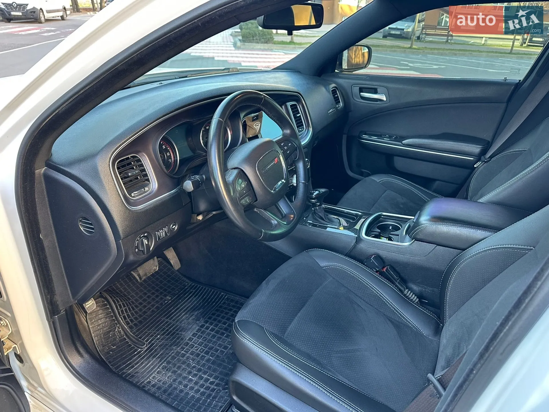 2015 Dodge Charger - мініатюра 16