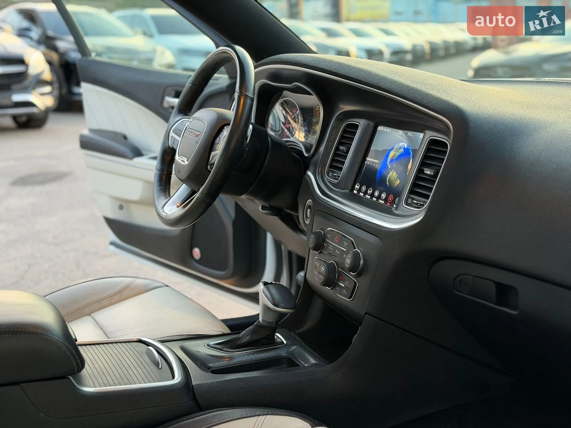 2017 Dodge Charger - мініатюра 21