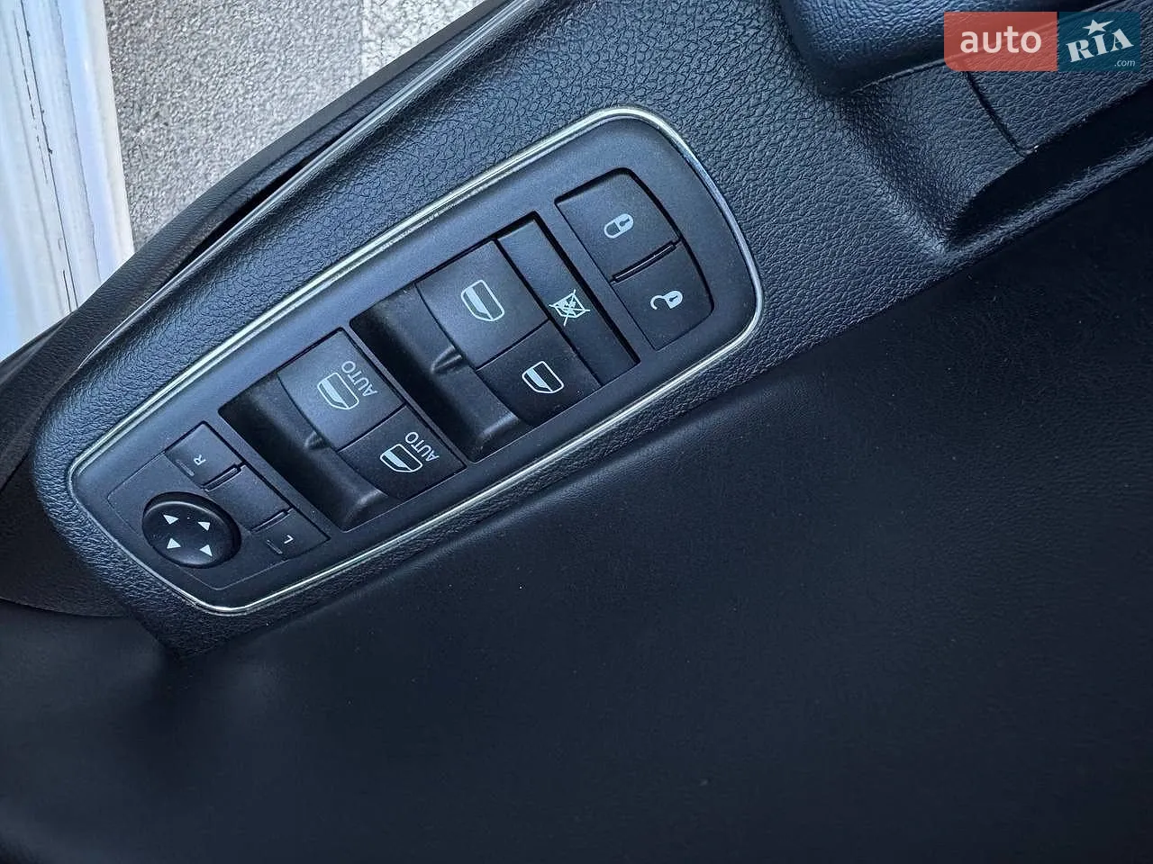2020 Dodge Charger - мініатюра 18