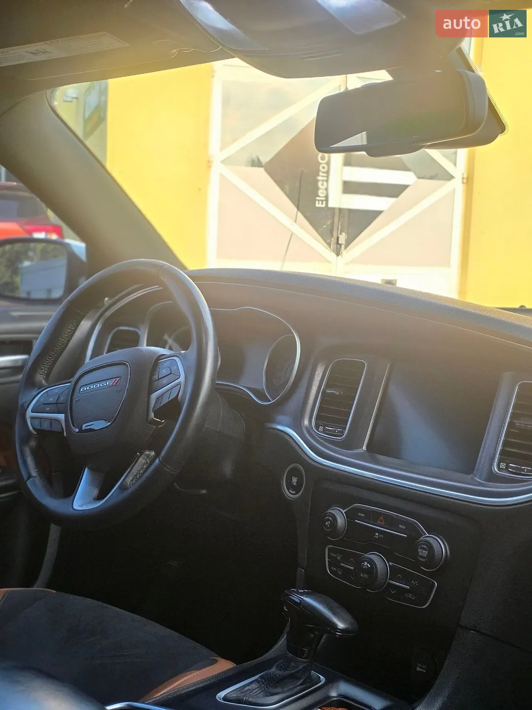 2016 Dodge Charger - мініатюра 19